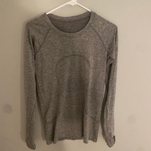 Long sleeve worn once - Picture 1 of 2